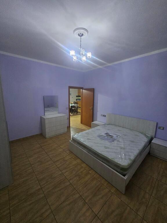 Jepet Shtepi  me qera,    ne Vile 2+1   ID  13732        