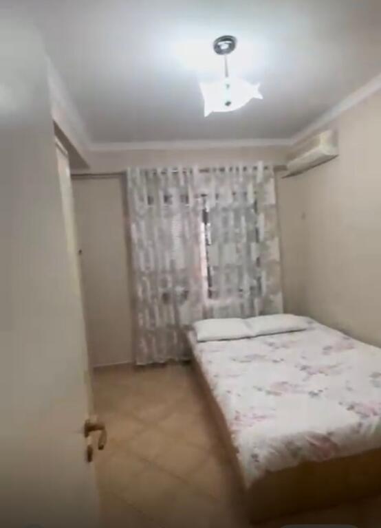 For sale 2+1+2, Train Station