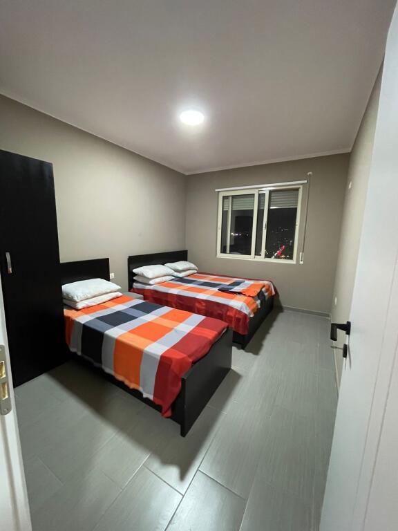🏡 APARTAMENT ME QERA  2+1 ME POST PARKIMII PLAZH PRAN VIVAS HOTEL
