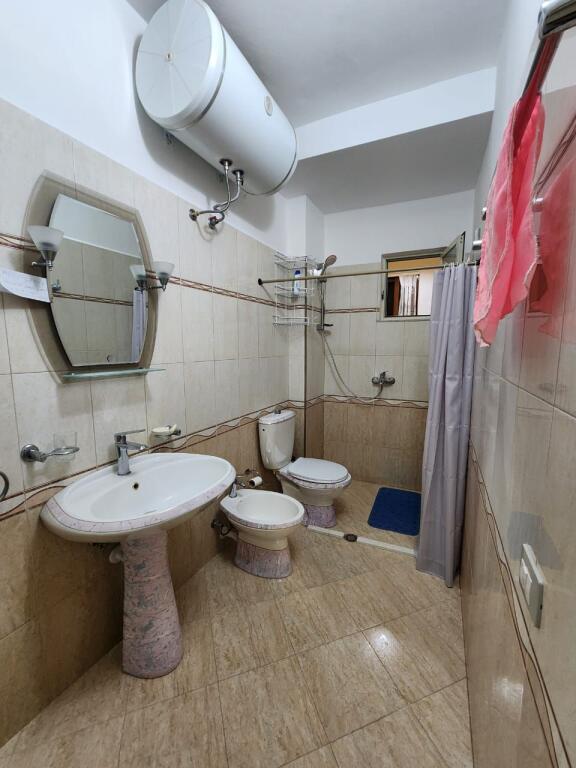 AFFITTASI APPARTAMENTO 2+1 A CEZMJA FERRES  DURRES