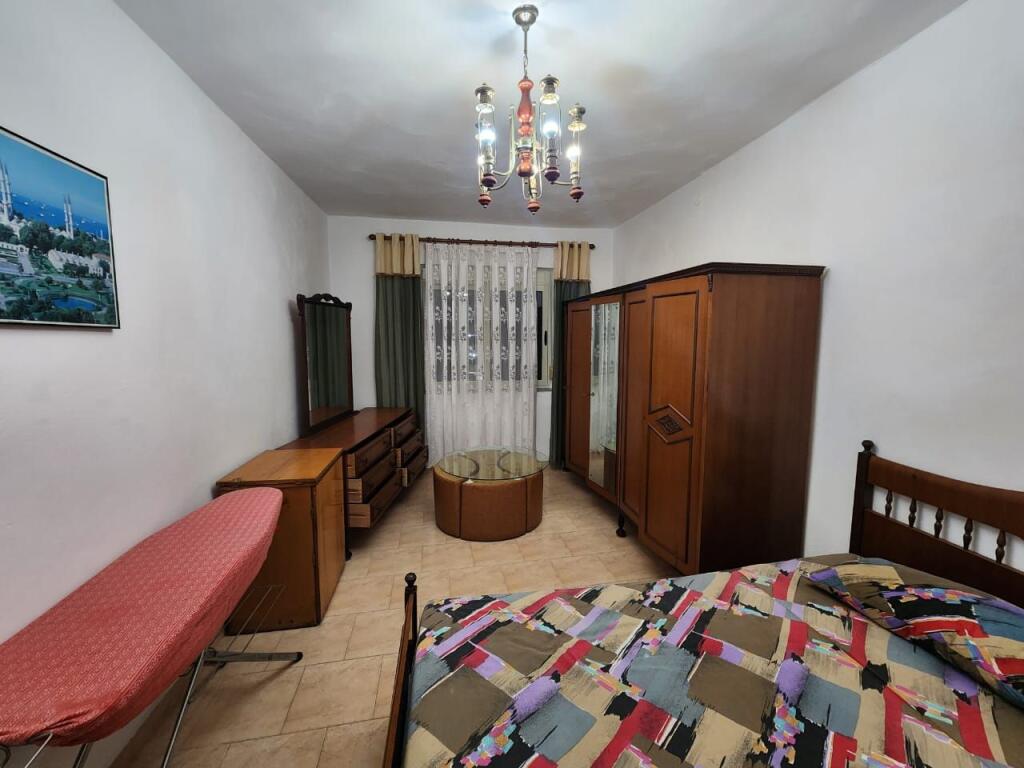 AFFITTASI APPARTAMENTO 2+1 A CEZMJA FERRES  DURRES