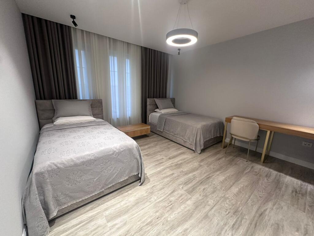 Vile Super Luxury Me Qera , Tirane