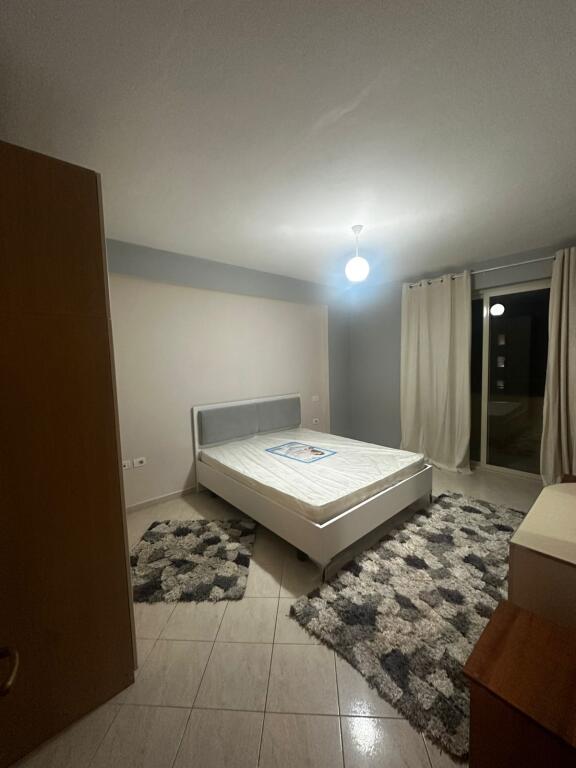 🏡 APARTAMENT ME QERA 1+1 – Plazh, përballë Florides, Durrës