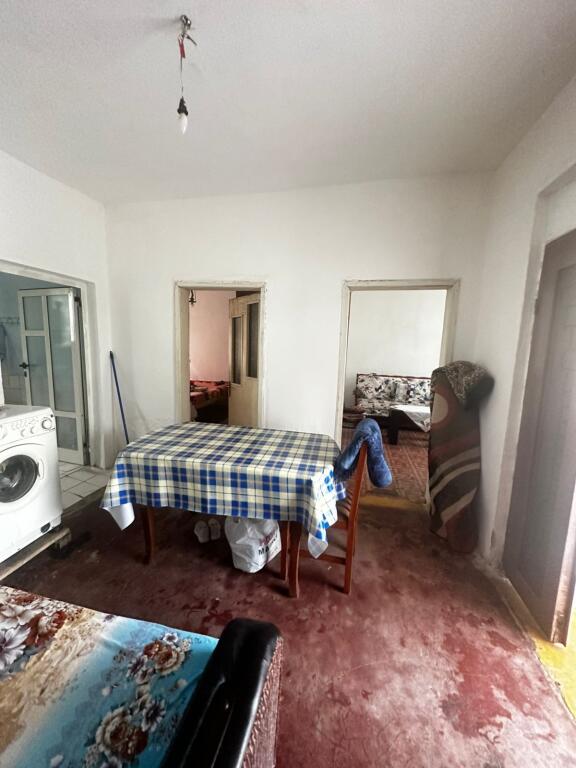 🏡 SHITET SHTËPI PRIVATE – PRANË POLICISË, DURRËS