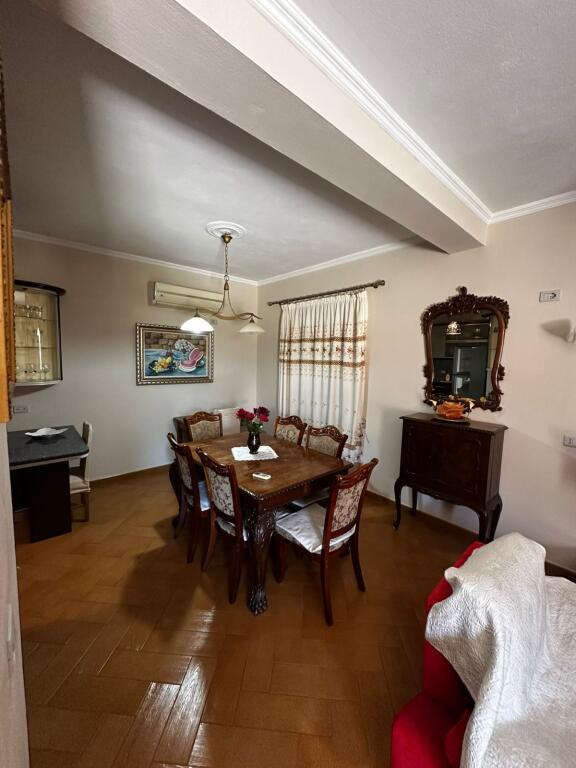 Jepet me qira apartament — për banim Prane muzeumit, Qender, Durrës