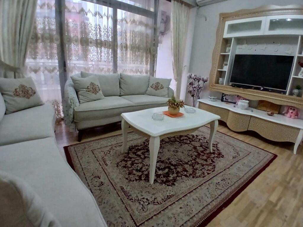 Jepet Me Qera Apartament 2+1+2 Tualete + 2 Ballkone