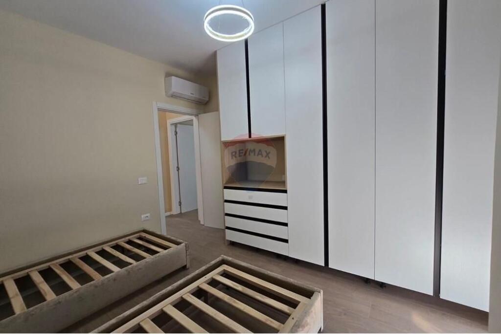 Apartament - Për Qira - Liqeni I Thatë, Tiranë