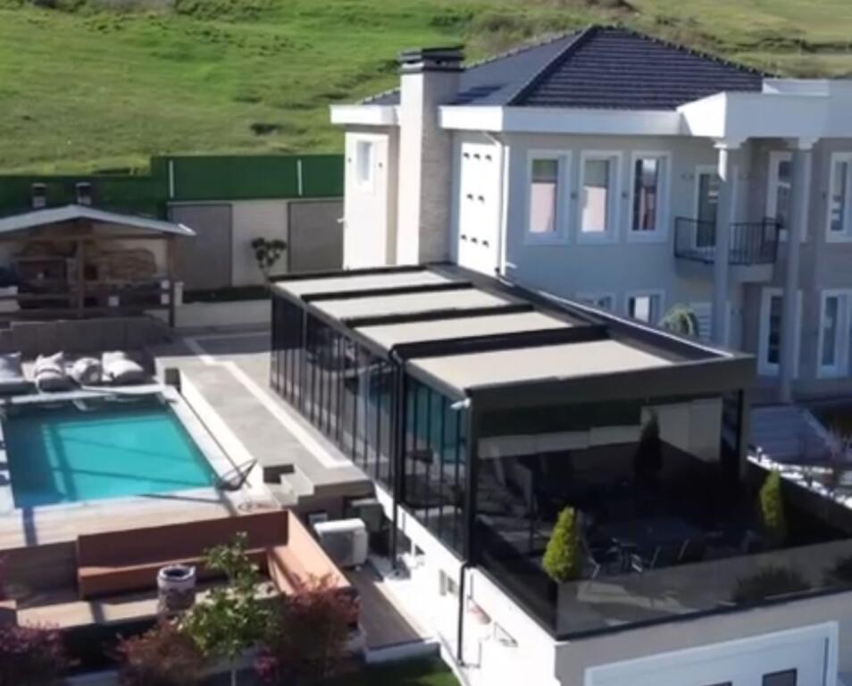 Vile Super Luxury Me Qera , Tirane