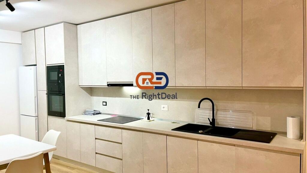 Tek Kopshti Botanik, Shitet Apartament 2+1+2 Totalisht I Investuar !!!