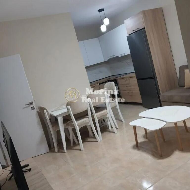 Apartament 1+1, Komuna e Parisit prane Kristal Center, 550 Euro/muaj
