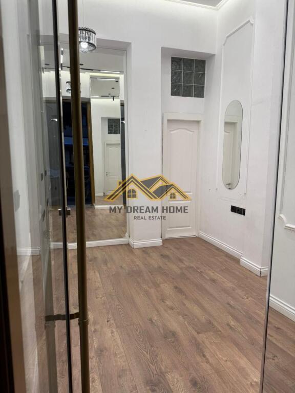 SHITET DYQAN TEK MUZEUMIT BUZE RRUGE KRYESOR DURRES!