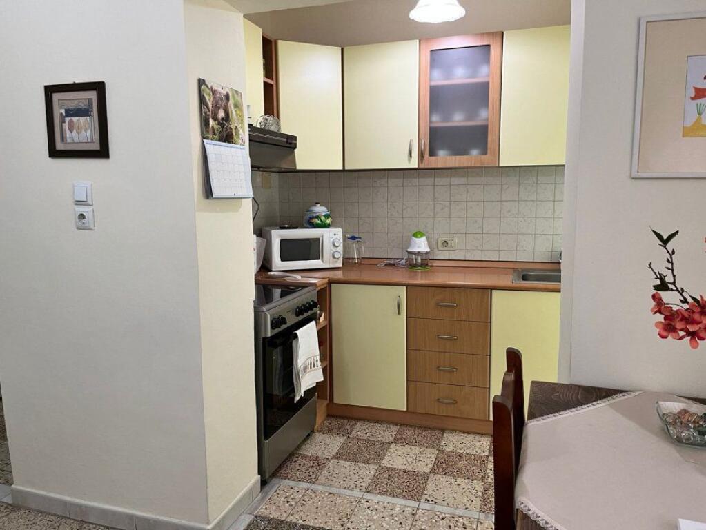 🏡 Appartamento 2+1 in affitto vicino al Liceo Partizani, Tirana