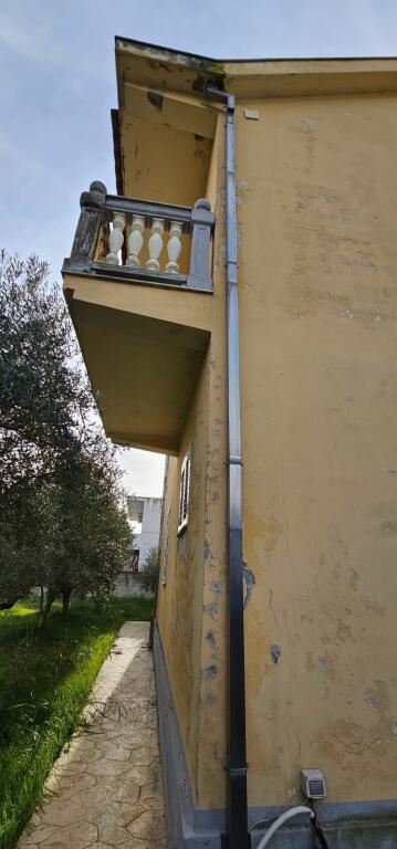 🏡 SHITET VILË 3-KATËSHE • 800 m² TOKË • PJESHKË, SHIJAK