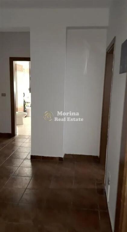 Ambjent biznesi.”Bulevardi Gjergj Fishta” 800 Euro/Muaj