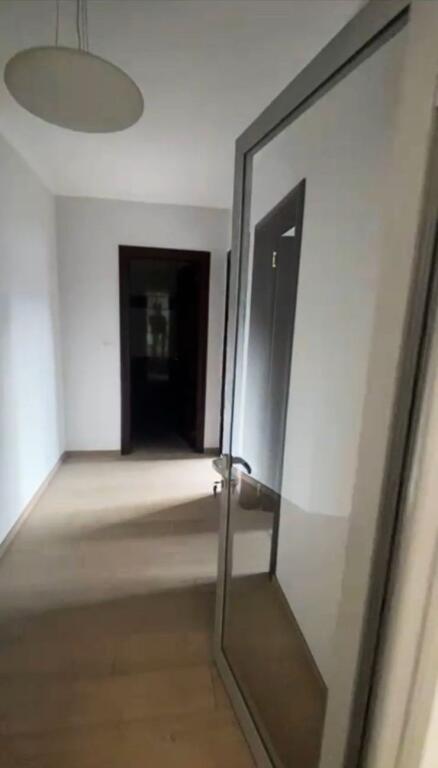 🏢Ne zonen e 21 Dhjetorit ,Rruga Muhamet Gjollesha prane Hotel Mondial shitet apartament 2+1, 258,000 EURO