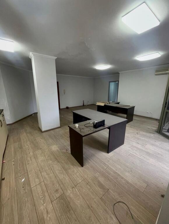 📣 SHITET Apartament 2+1 Me Ballkon 📍 21-Dhjetori, Prane Hotel "Mondial" ✨