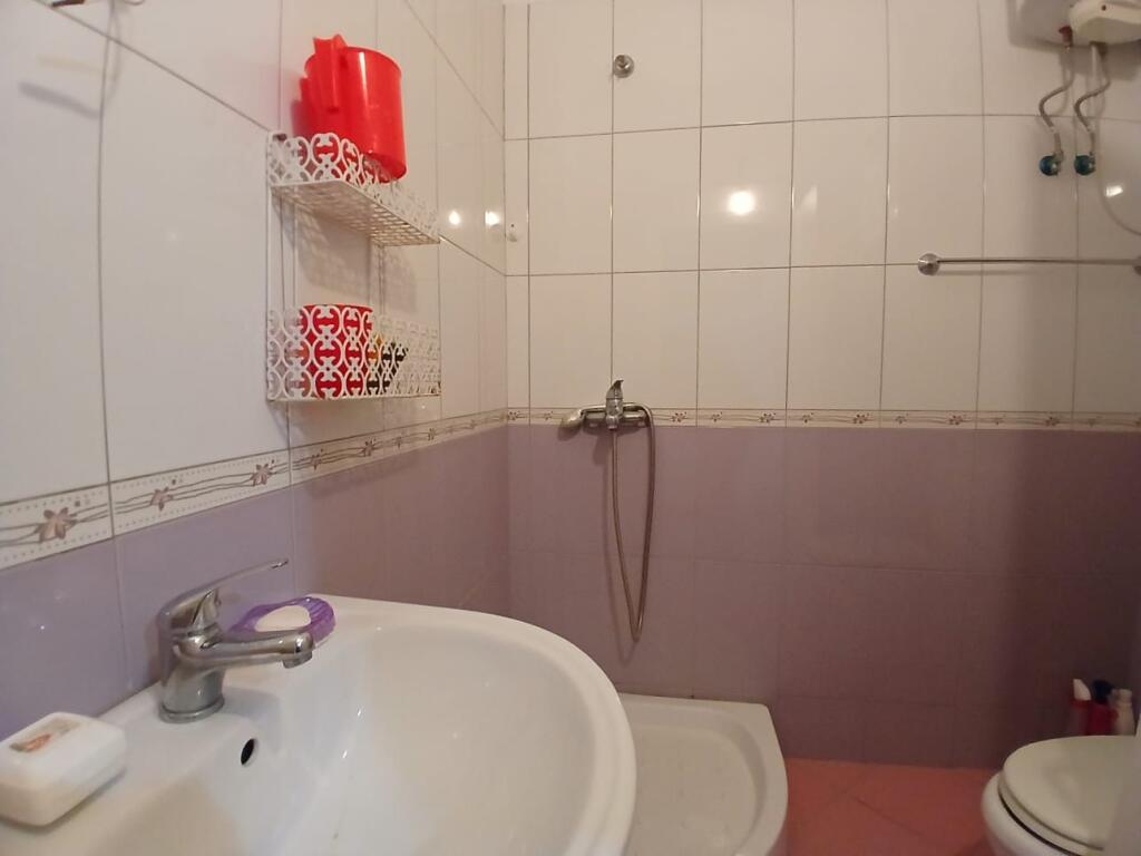 Jepet Me Qera Apartament 2+1+2 Tualete + 2 Ballkone