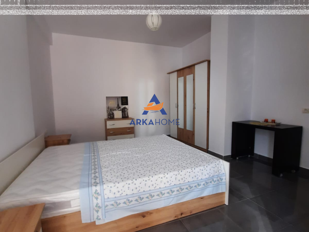 JEPET ME QERA APARTAMENT 1+1+ BALLKON "OXHAKU , KOMPLEKSI RINIA " 50.000 LEKE