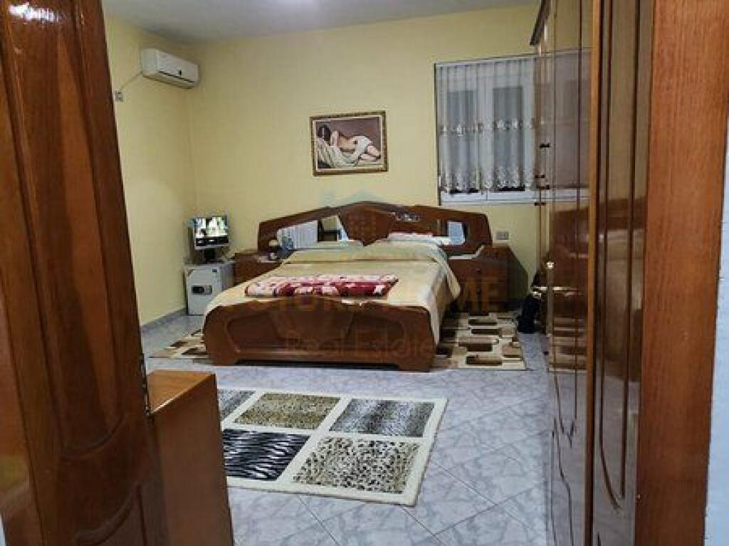 In vendita, villa su 3 piani, Sauk, Tirana