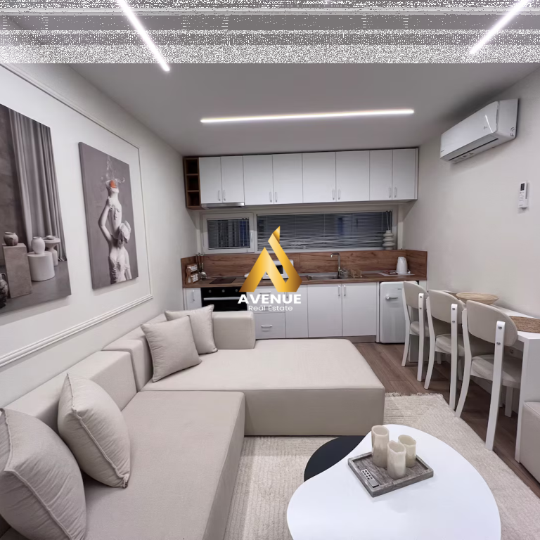 Jepet me qira apartament luksoz 1+1 – Myslym Shyri, Tiranë  💶 Qiraja: 650 € / muaj  Mundësi diskutimi në varësi të kushteve  Në një nga zonat më të kërkuara të Tiranës, në Myslym Shyr – vetëm pak hapa larg bankës BKT dhe të gjitha faciliteteve kryesore – ofrohet me qira një apartament 1+1 i arreduar në mënyrë moderne dhe tejet elegante.  📐 Tipologjia: 1+1  Pallat ekzistues, i qetë dhe i mirëadministruar  Kati: 5 i banimit, pallat egzistues  Totalisht i mobiluar me arredim luksoz  Ambient i ngrohtë, me organizim perfekt dhe dritë natyrale  Ky ambient është konceptuar dhe realizuar nga arkitekt profesionist, ku çdo element i brendshëm është menduar me kujdes, duke kombinuar estetikën me funksionalitetin. Çdo detaj – nga ndriçimi, mobilimi, deri tek materialet e përdorura – është zgjedhur për t’i ofruar banorit komoditet maksimal dhe ndjesi luksi.  Ky apartament është ideal për ata që kërkojnë një hapësirë moderne, të rehatshme dhe në një nga destinacionet më të preferuara të qytetit.  📞 Kontakti: 