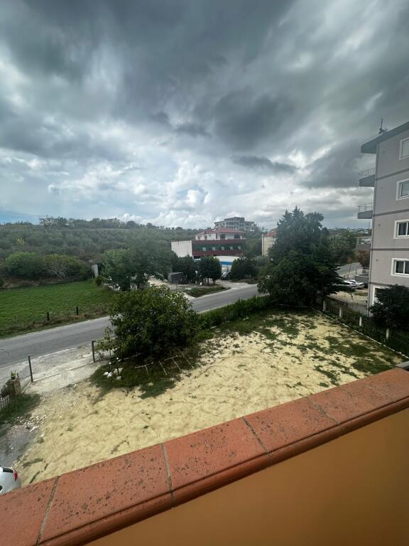 ✨ Në shitje – Vilë 4-katëshe luksoze! ✨ Shkallnure