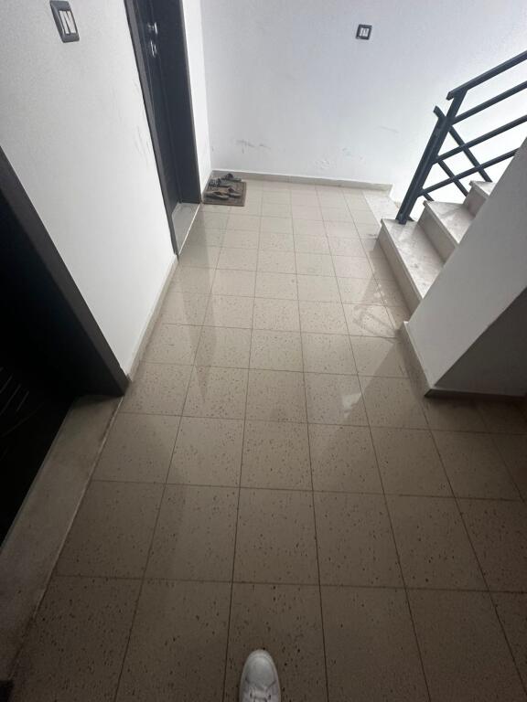 JEPET APARTAMENT ME QERA 3+1+2 TE UJESJELLSI DURRES
