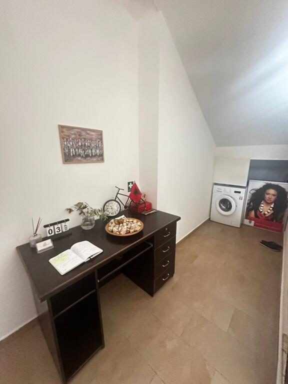 ✨ Në shitje – Vilë 4-katëshe luksoze! ✨ Shkallnure