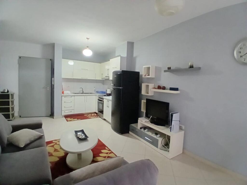 Jepet Me Qera Apartament 1+1+1 Ballkon