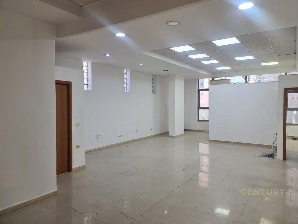 UFFICIO IN AFFITTO IN VIA KAVAJA! 1.000 € /Mese