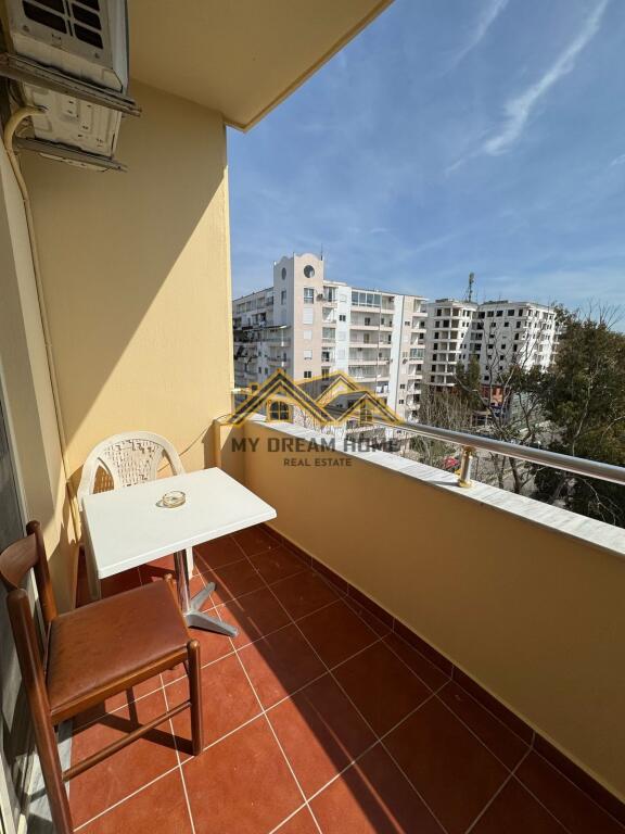 Shitet Apartament 1+1 në Plazh Iliria, Durrës!