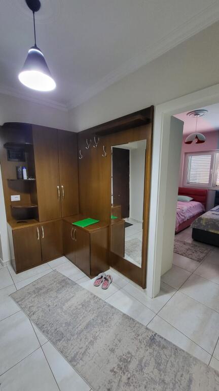 Jepet me Qira – Apartament 2+1 | Rruga Jani Kukuzeli, pranë Institutit të Higjenës*