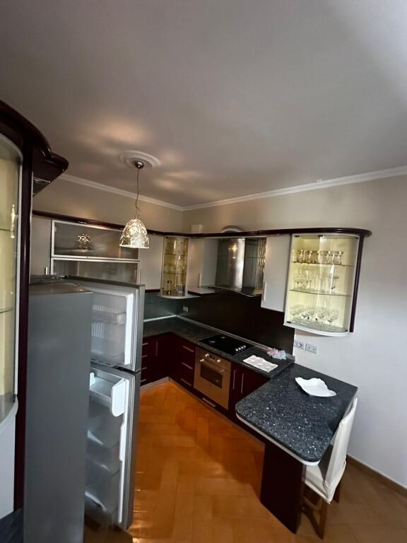 Jepet me qira apartament — për banim Prane muzeumit, Qender, Durrës