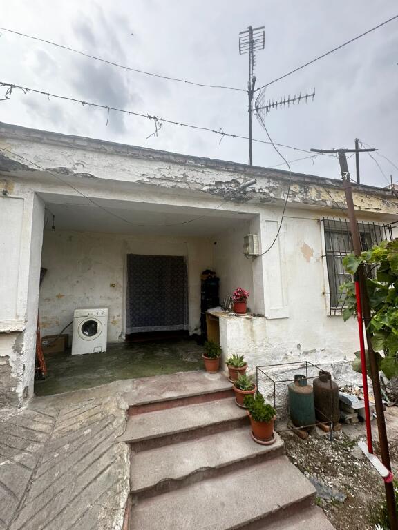 🏡 SHITET SHTËPI PRIVATE – PRANË POLICISË, DURRËS