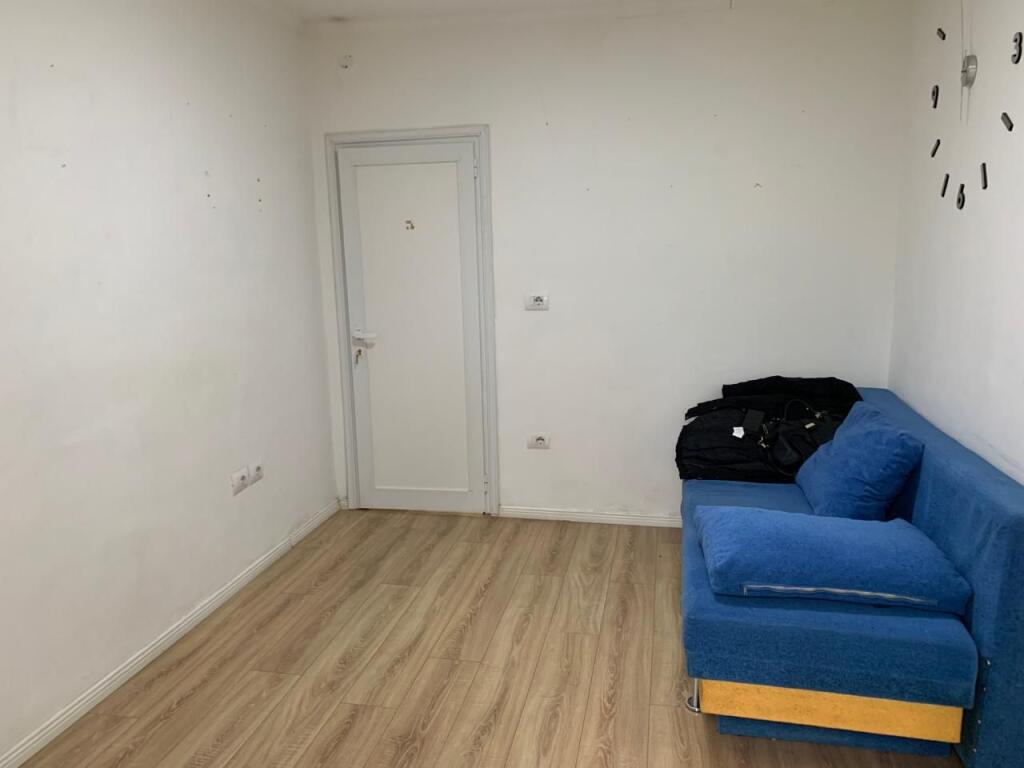 Locale commerciale in affitto a Vasil Shanto.