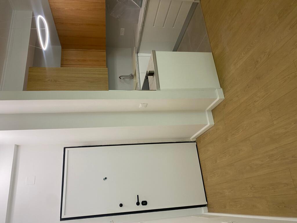 2+1,i mobiluar per here te pare,rruga peti liqeni i thate,800 euro