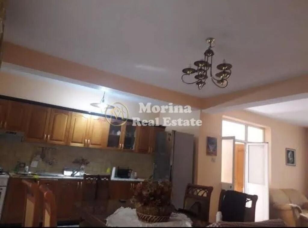 Affitto, Villa su 3 piani, Don Bosko, 2.000Euro/Mese.