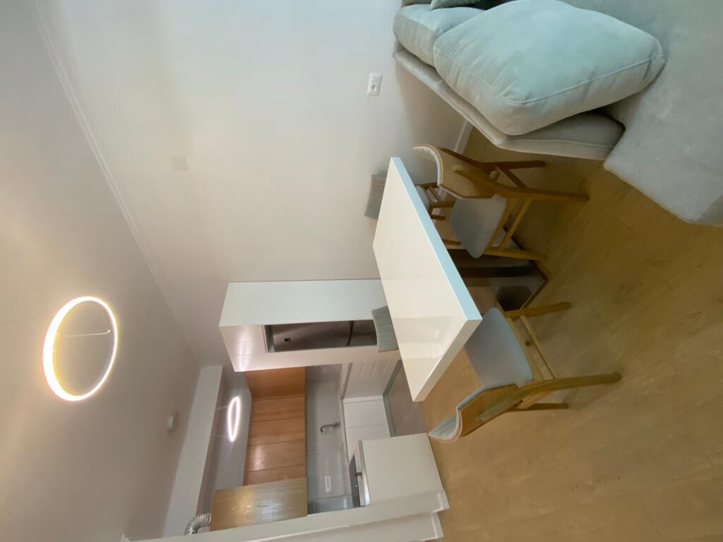 2+1,i mobiluar per here te pare,rruga peti liqeni i thate,800 euro