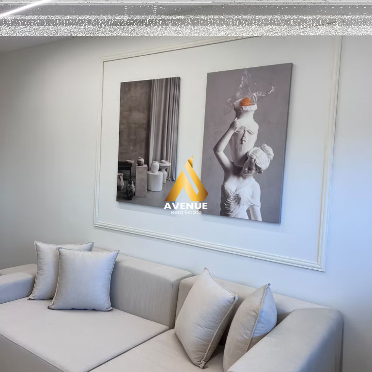 Jepet me qira apartament luksoz 1+1 – Myslym Shyri, Tiranë  💶 Qiraja: 650 € / muaj  Mundësi diskutimi në varësi të kushteve  Në një nga zonat më të kërkuara të Tiranës, në Myslym Shyr – vetëm pak hapa larg bankës BKT dhe të gjitha faciliteteve kryesore – ofrohet me qira një apartament 1+1 i arreduar në mënyrë moderne dhe tejet elegante.  📐 Tipologjia: 1+1  Pallat ekzistues, i qetë dhe i mirëadministruar  Kati: 5 i banimit, pallat egzistues  Totalisht i mobiluar me arredim luksoz  Ambient i ngrohtë, me organizim perfekt dhe dritë natyrale  Ky ambient është konceptuar dhe realizuar nga arkitekt profesionist, ku çdo element i brendshëm është menduar me kujdes, duke kombinuar estetikën me funksionalitetin. Çdo detaj – nga ndriçimi, mobilimi, deri tek materialet e përdorura – është zgjedhur për t’i ofruar banorit komoditet maksimal dhe ndjesi luksi.  Ky apartament është ideal për ata që kërkojnë një hapësirë moderne, të rehatshme dhe në një nga destinacionet më të preferuara të qytetit.  📞 Kontakti: 