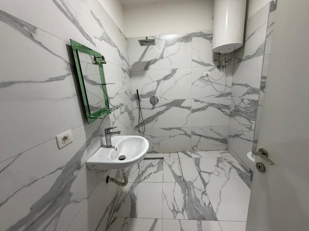 Apartment 1+1 for rent near the United School.