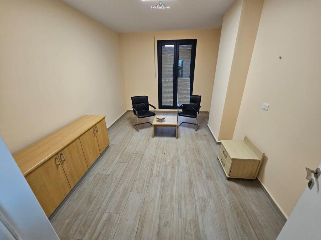 Zyre me Qera 2+1 tek Kompleksi Zirkon (ID BZ2746) Tirane