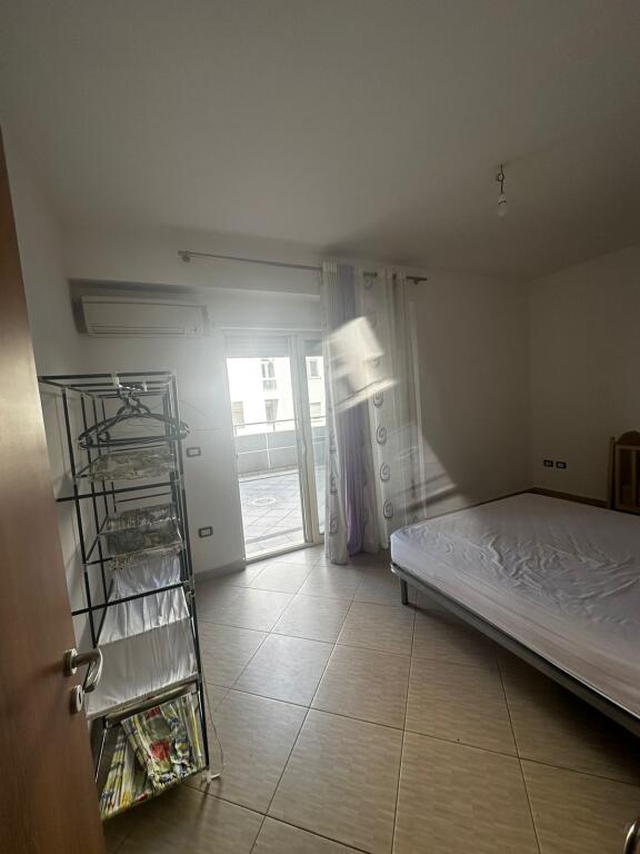 JEPET APARTAMENT ME QERA 3+1+2 TE UJESJELLSI DURRES