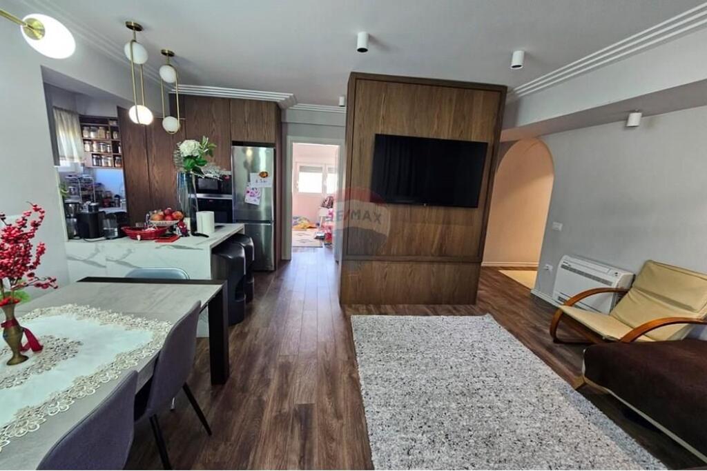 Apartment 3+1+2 for sale on Kavaja Street