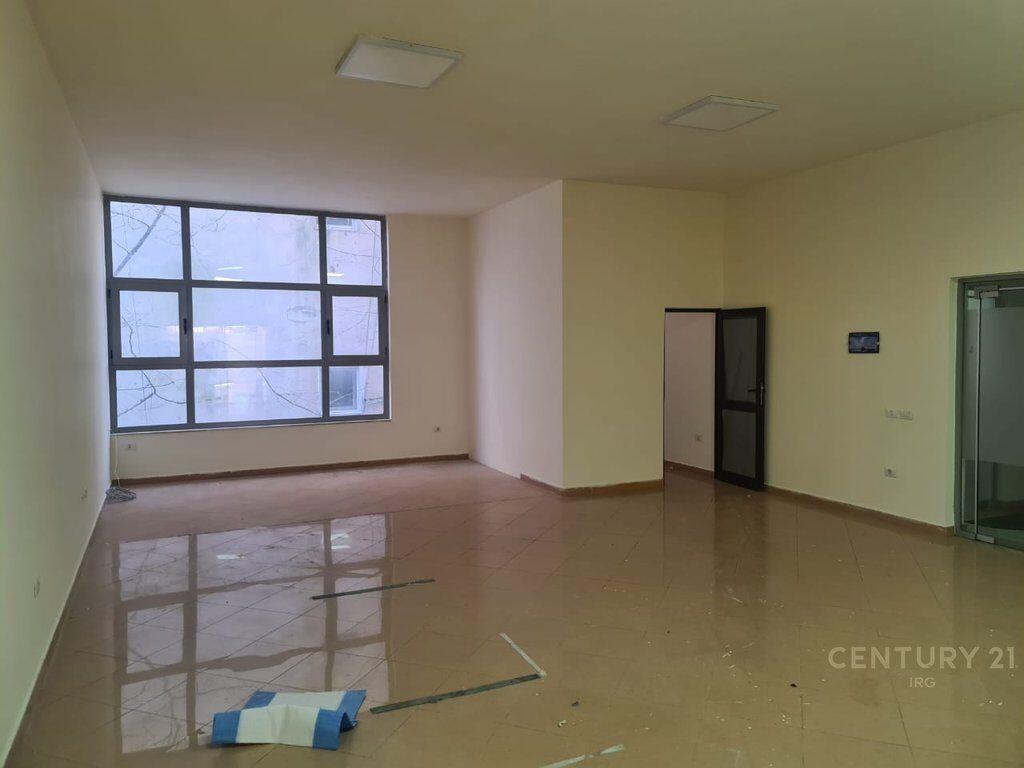 UFFICIO IN AFFITTO IN VIA KAVAJA! 1.000 € /Mese