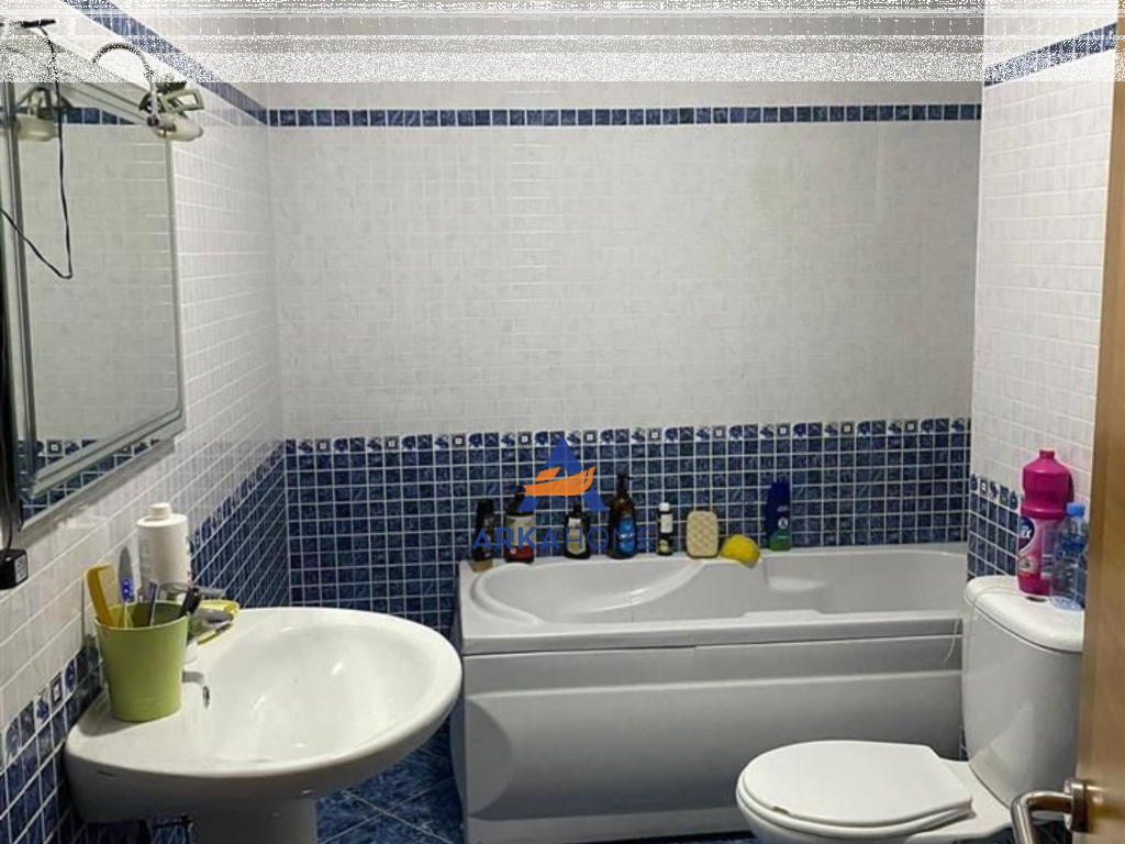 VENDESI APPARTAMENTO 2+1+2 BALCONI "FRESK,KODRA MBI THESARIN E BANKES E SHQIPERIS" 157.000 EURO