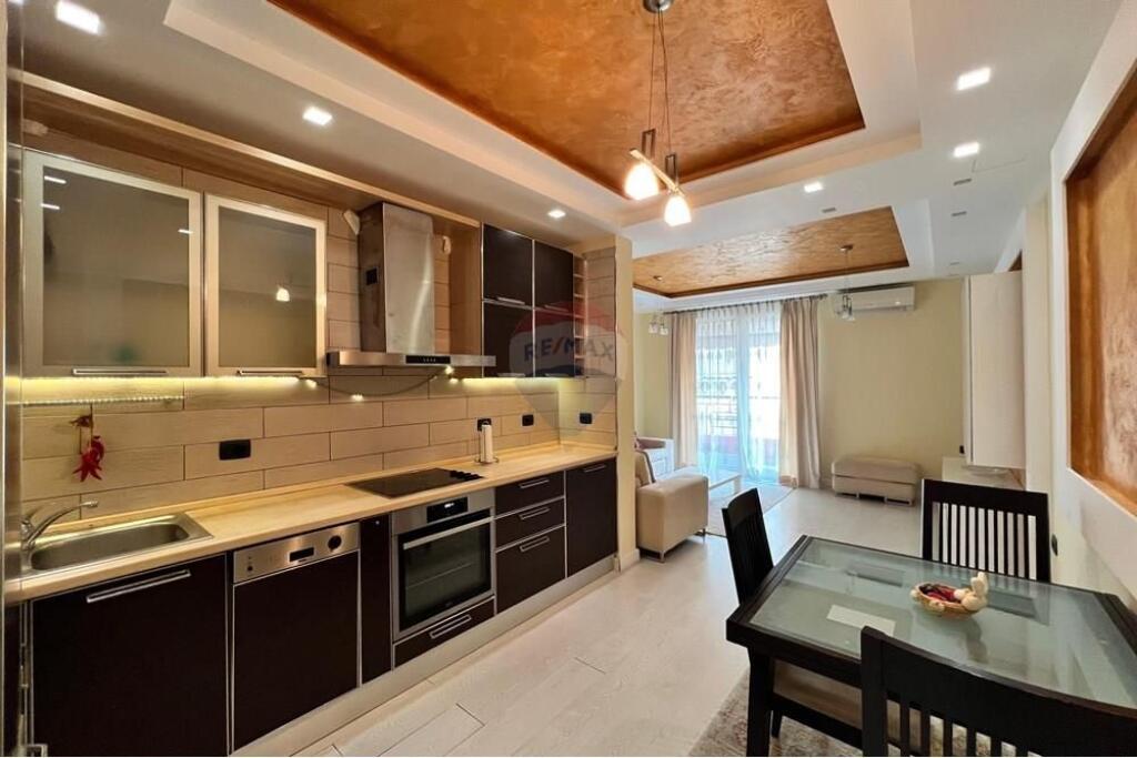 Appartamento 2+1 in affitto vicino al Comune di Parigi!