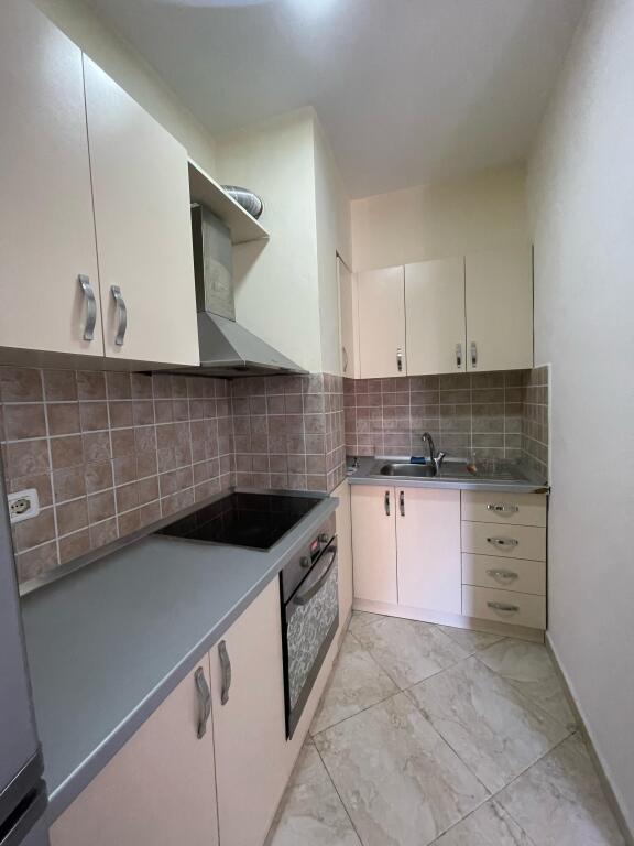 Jepet me qera 1+1,tek stadiumi dinamo