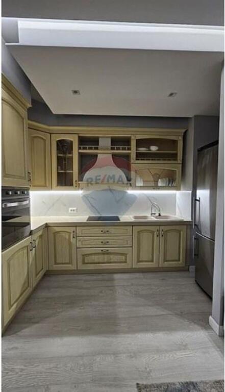 Apartament 2+1+2 te Rruga e Barrikadave!!!!!!!!!!