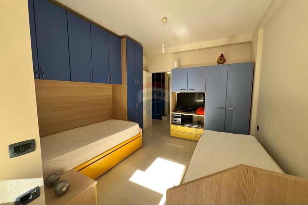 Appartamento 2+1 in affitto vicino al Comune di Parigi!