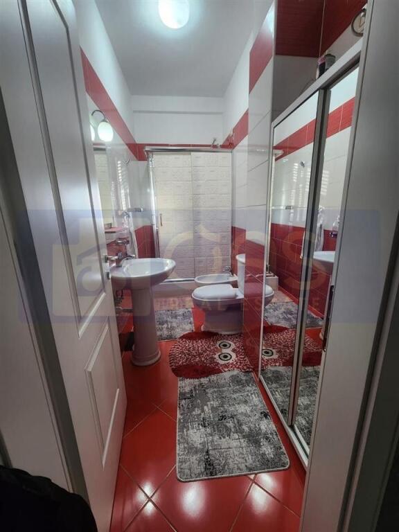 Jepet apartament e qira 2+1+2 ne Fresk