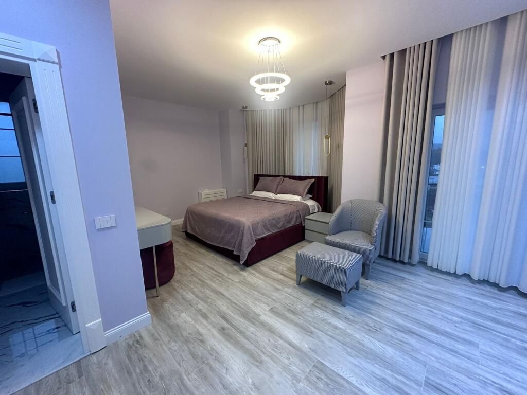 Vile Super Luxury Me Qera , Tirane